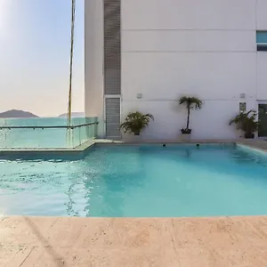 a-unos-pasos-de-la-playa-torre-m.mazatlan-hotels.com/