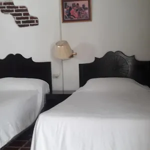 hotel-de-cortez-y-larraz.guatemalaantiguahotels.com/