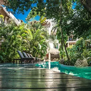 la-tortuga-hotel-and-spa.allrivieramayahotels.com/