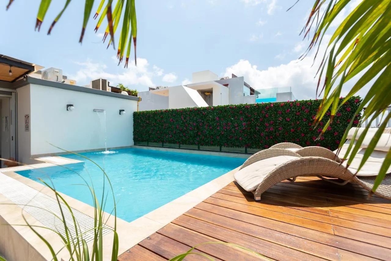 Deluxe Condos 42 Playa del Carmen